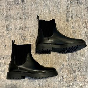 New Blondo Hallie Waterproof Black Bootie Size 7.5